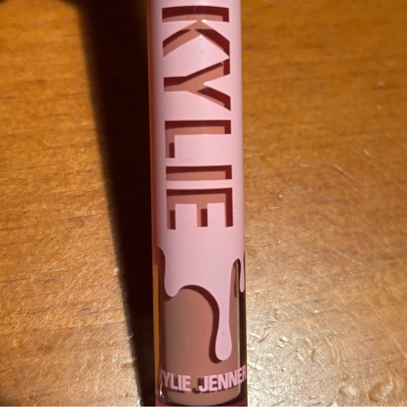 Kylie Lip Shine Lacquer You’re Cute Jeans - Picture 7 of 16